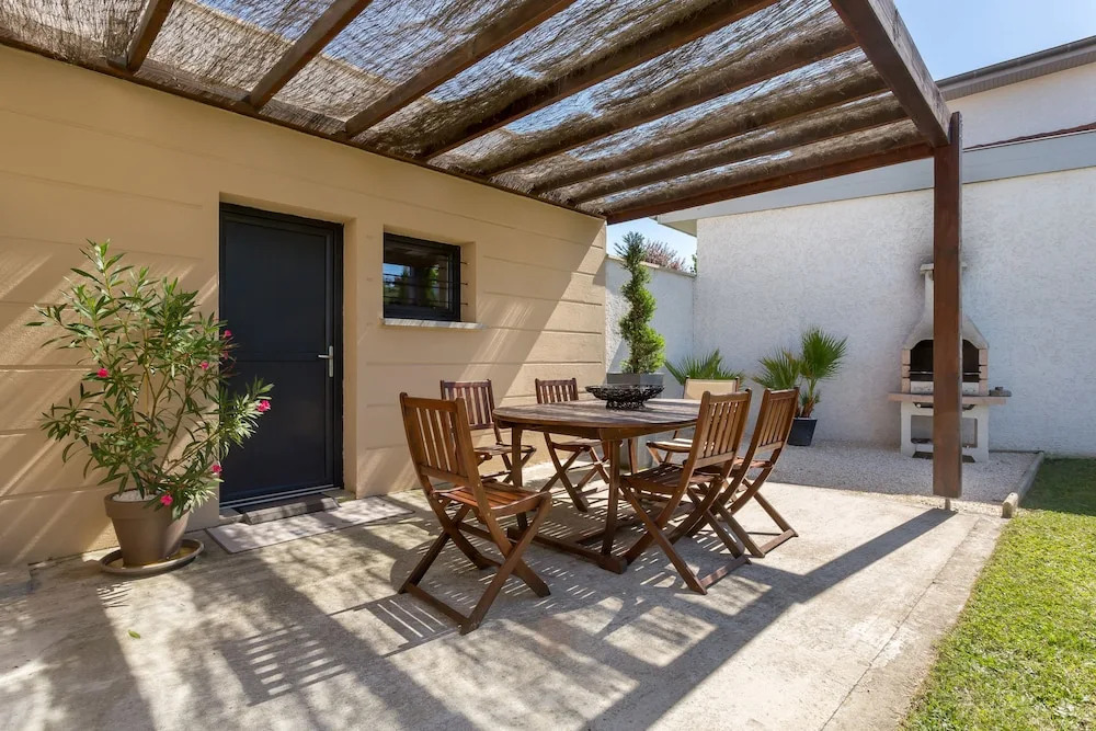 Villa patio