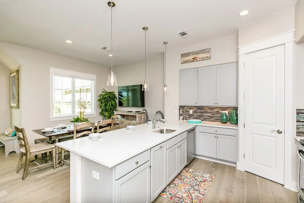 137 Sunset Ave Townhouse Building 1 Unit B 3 Bedrooms 3.5 Bathrooms To