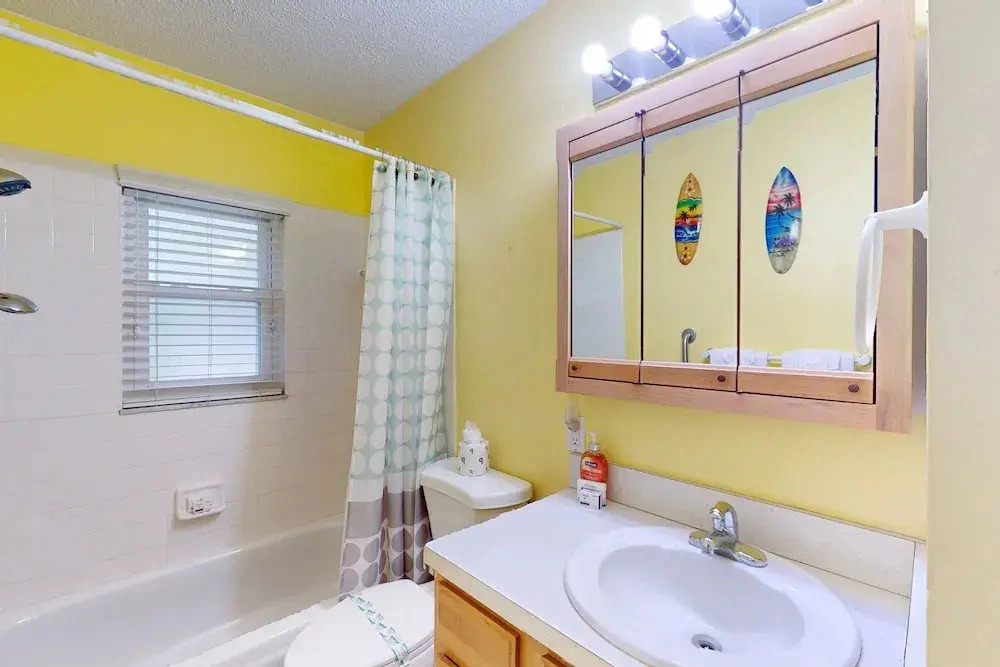 Spacious Pet -friendly Home w/ Fenced in Yard and Close to The Beach