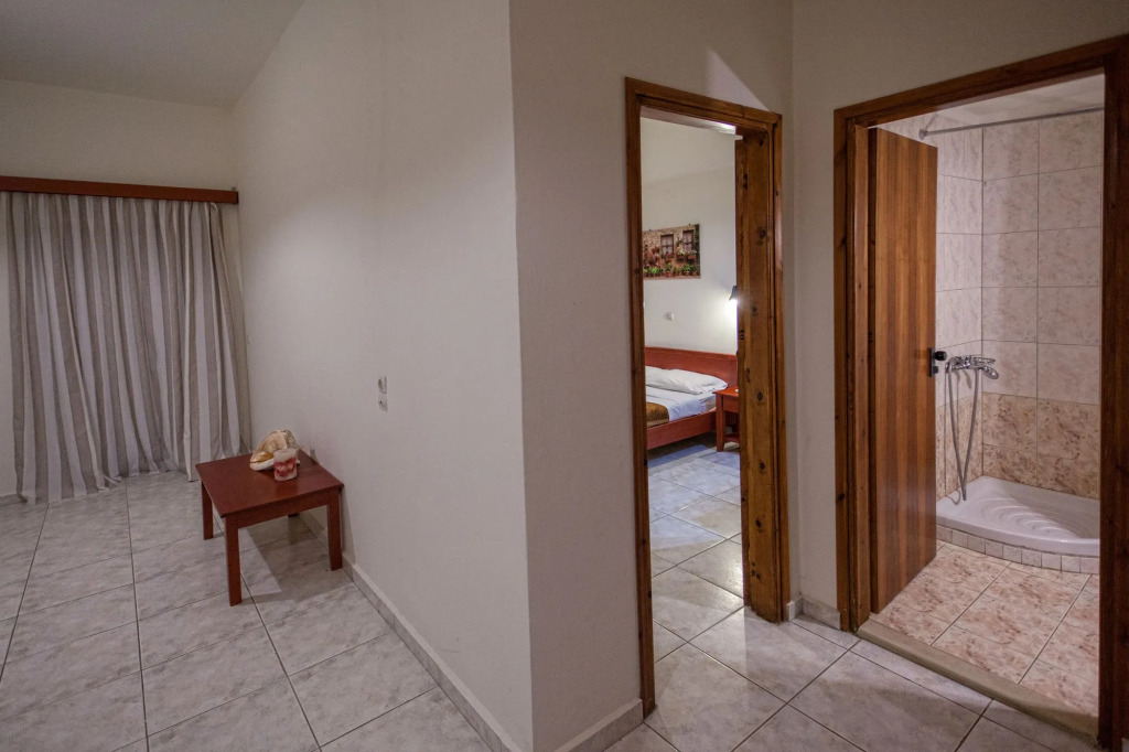 Ammoudi Hotel