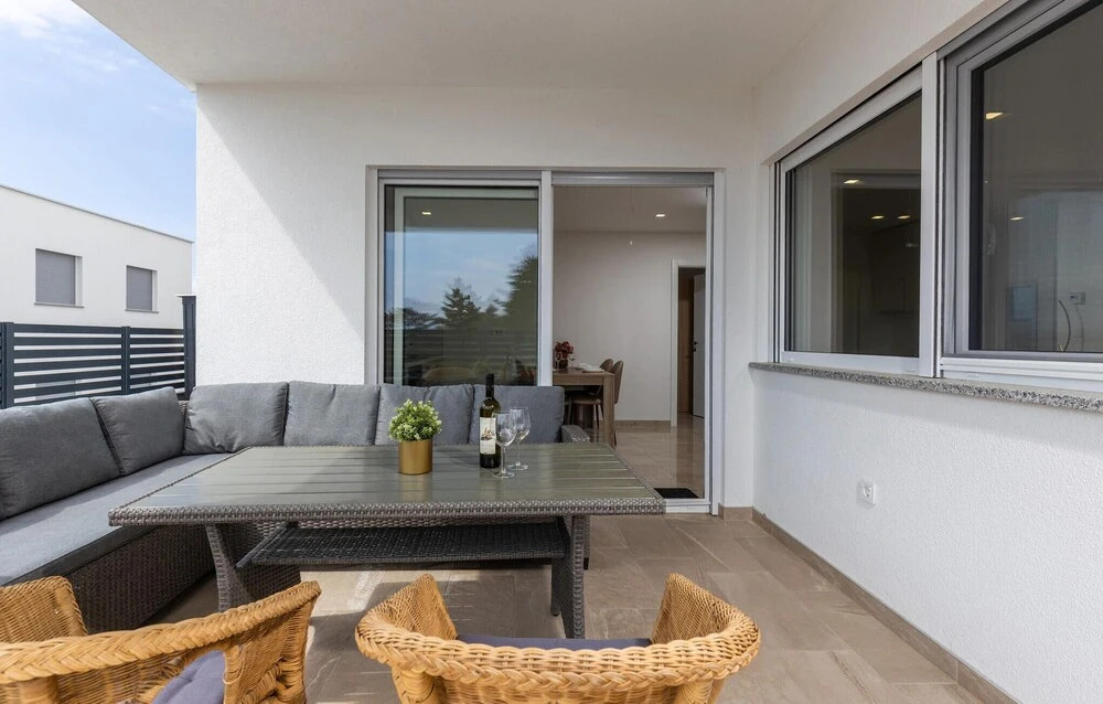 Nice Apartment in Crikvenica With Outdoor Swimming Pool, Wifi and 2 Bedrooms