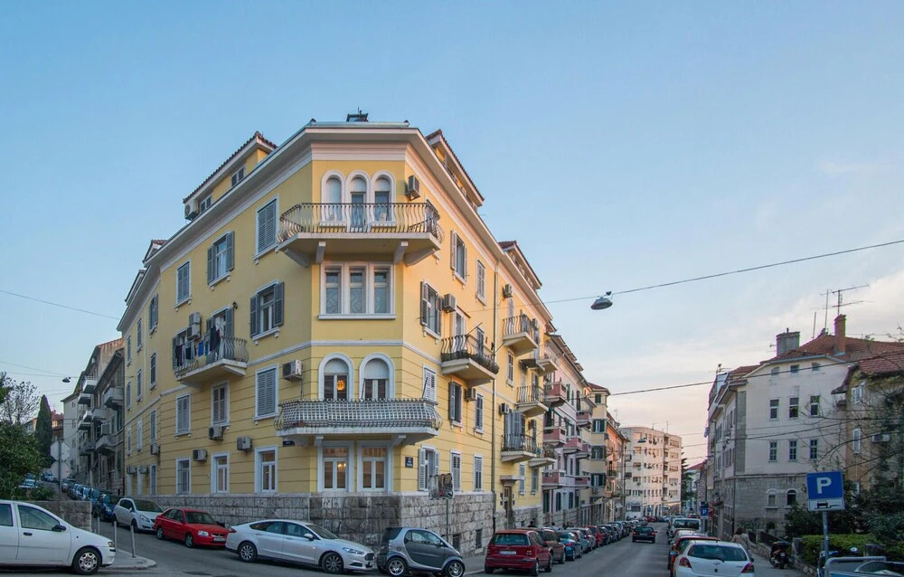 Nice Apartment in Split With 2 Bedrooms and Wifi