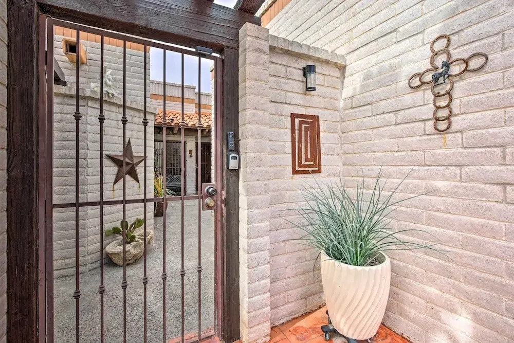 Elegant El Paso Condo ~ 10 Mi to Downtown!