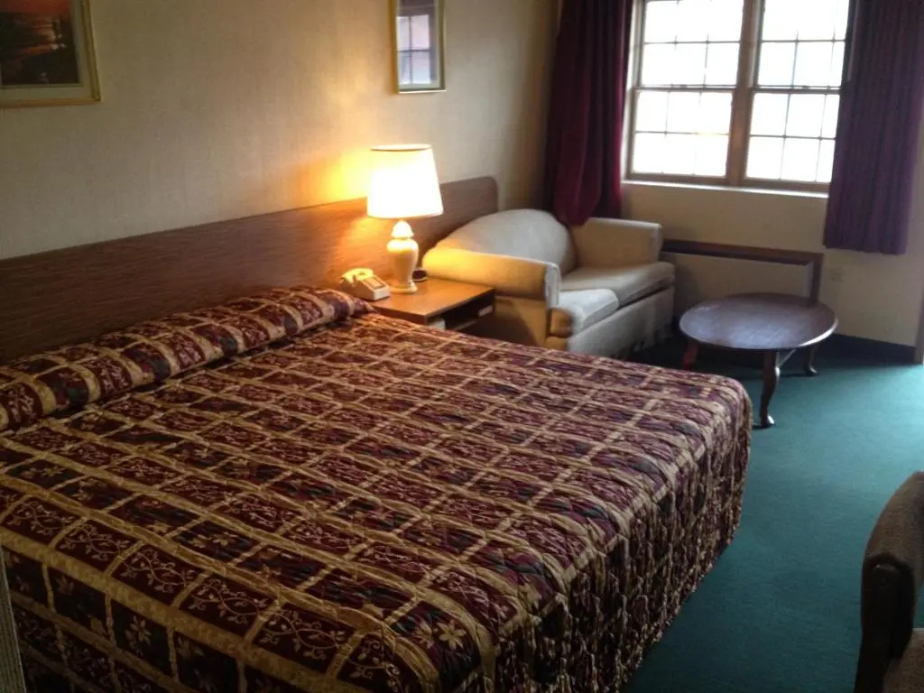 Parkway Inn
