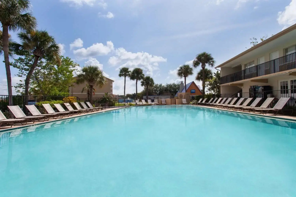 Super 8 by Wyndham Kissimmee