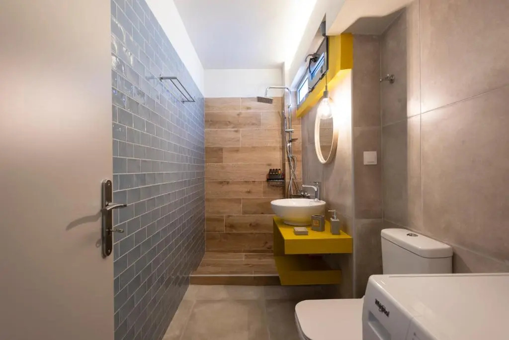 Groundfloor 2br Apartment with Smallyard in the Heart of Kalamata