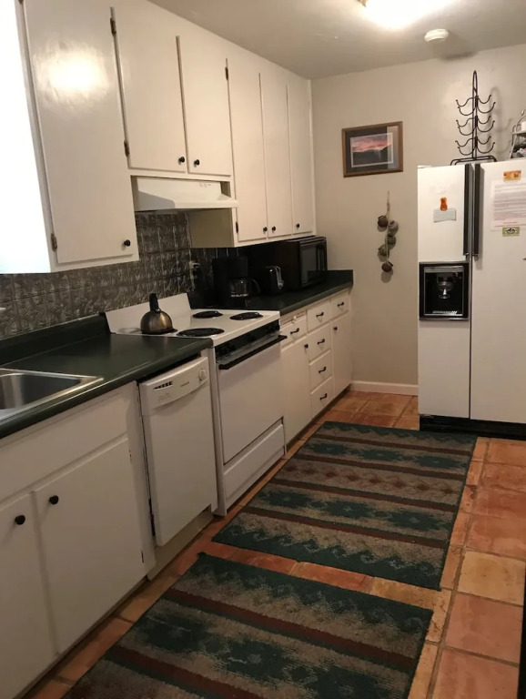 3720RW The Ruby Getaway - 1 Br Home