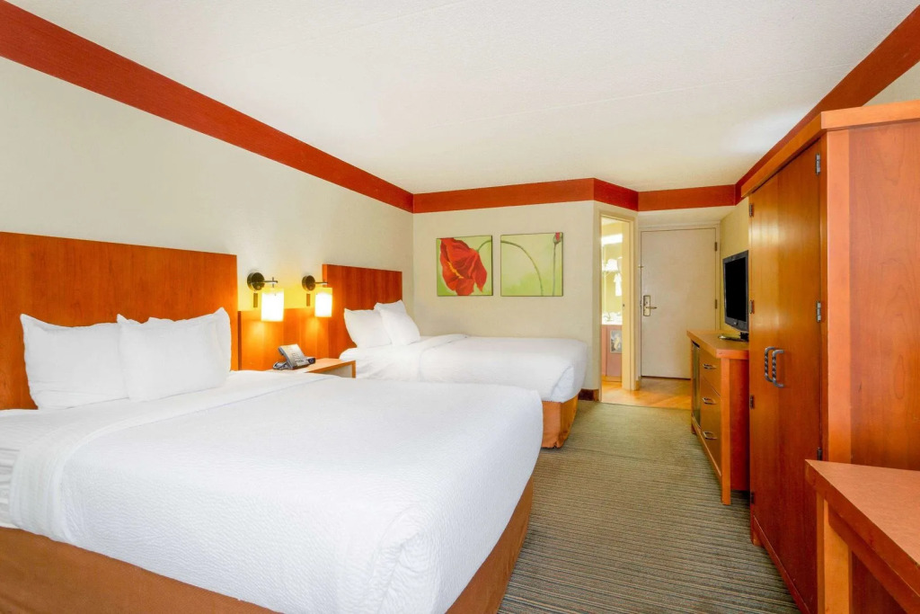 Spark by Hilton Charlotte Airport North