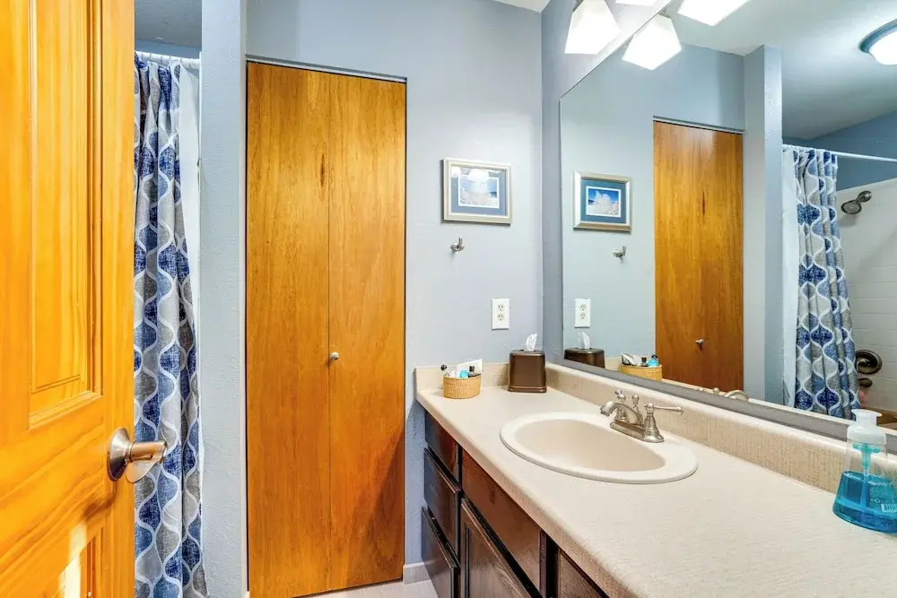< 1 Mi to Dtwn: Creekside Frisco Home w/ Fire Pit