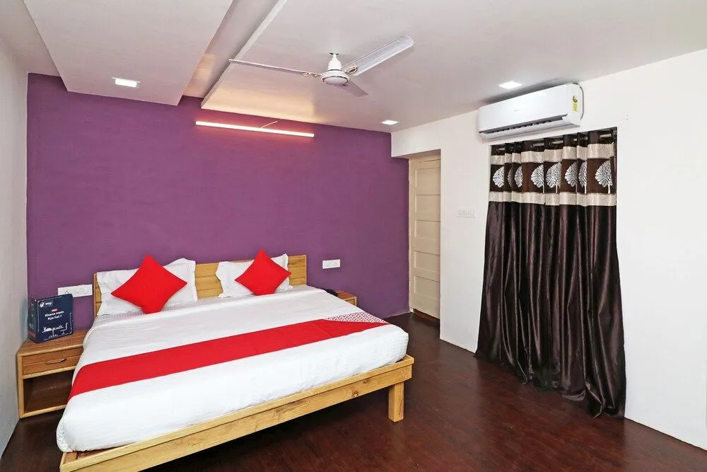 OYO18966 Relax Inn