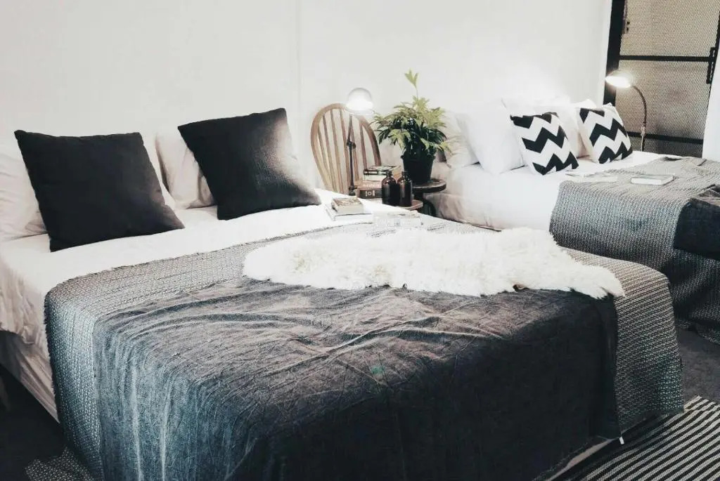 2BR House with Bathtub near Old City