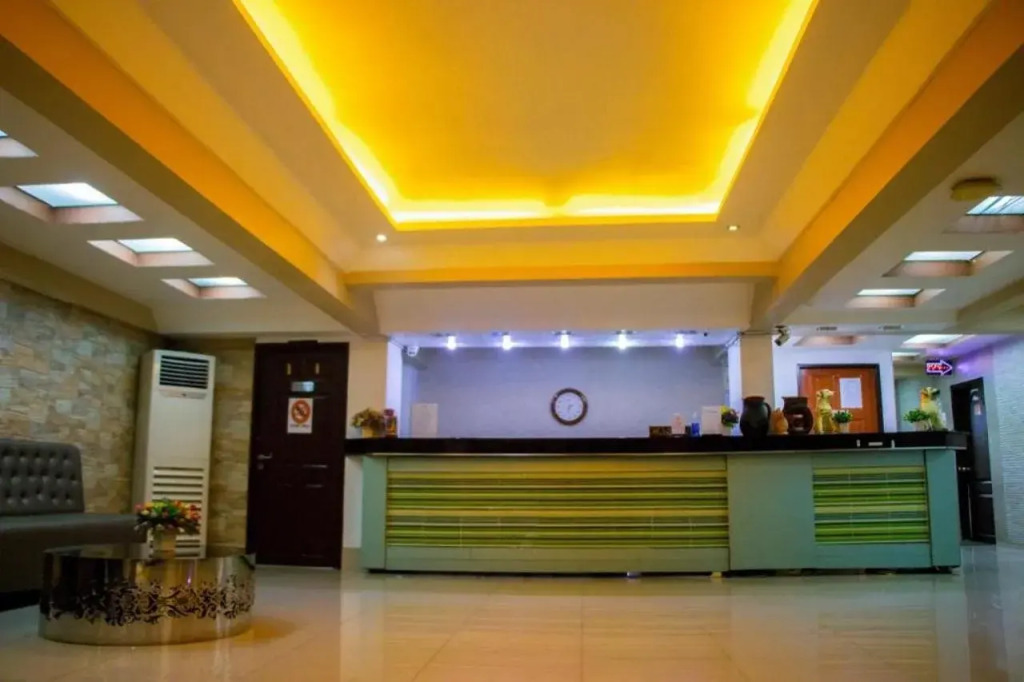 Visiting Card Hotel & Resort
