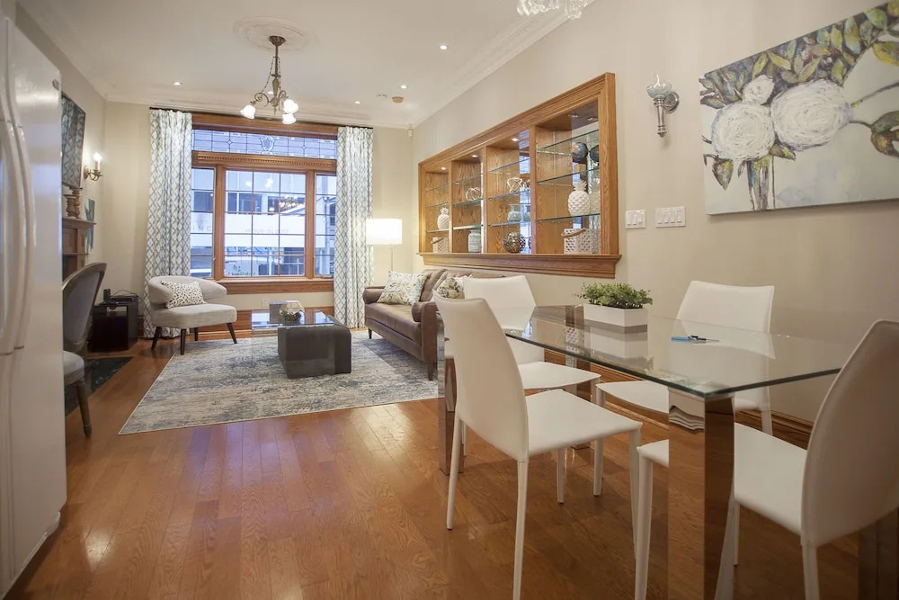 Spacious 1BR - King Bed and Terrace