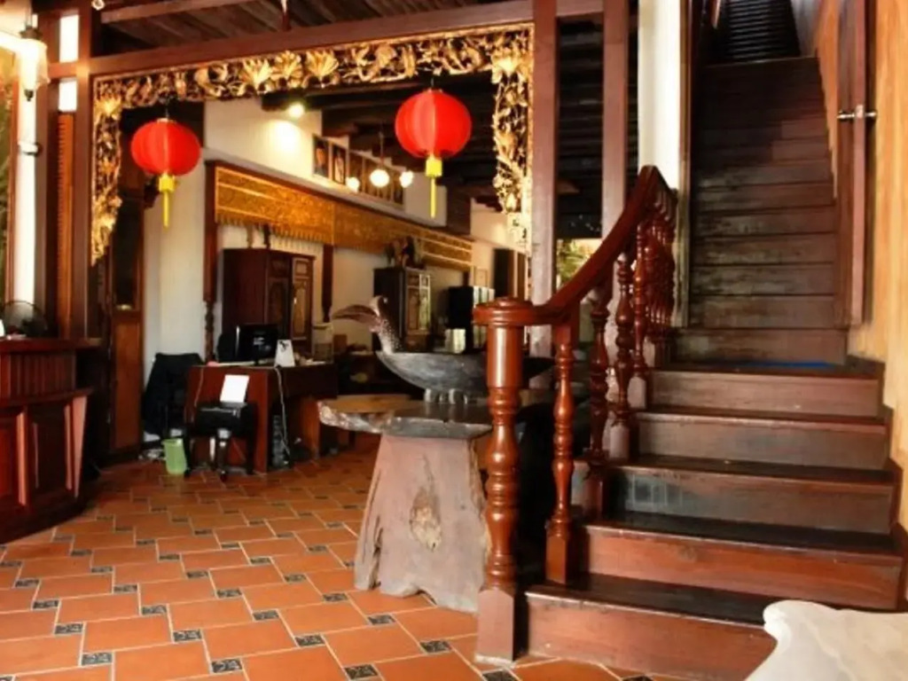 Kuching Waterfront Lodge