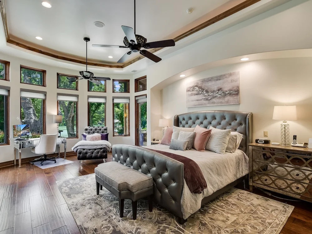 The Above Casa Tranquility Lake Austin 5 Bedroom Estate