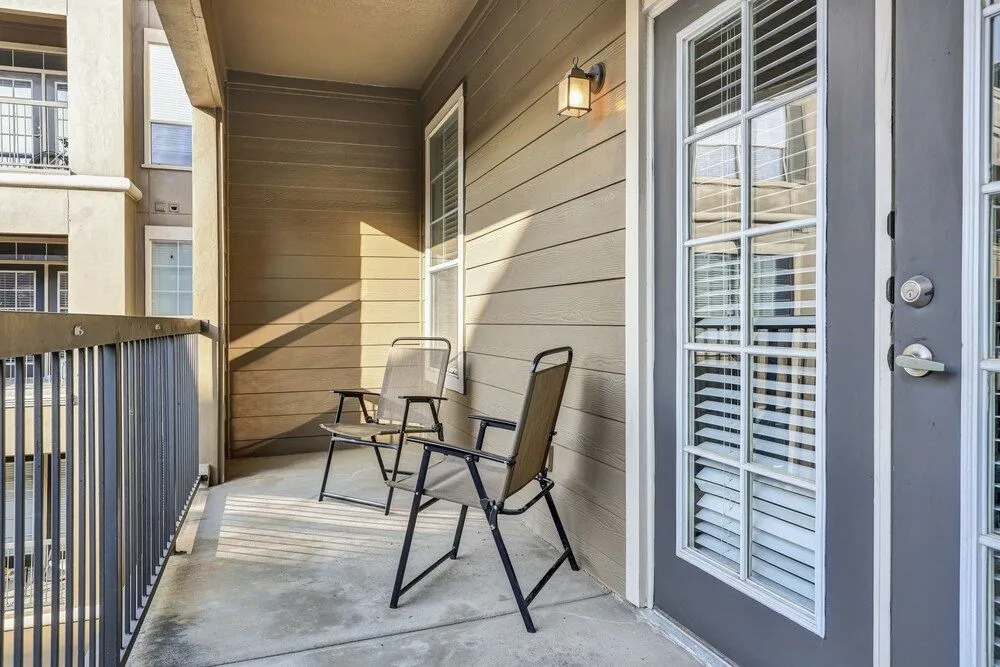 FRONTDESK Calais Midtown Apts Houston