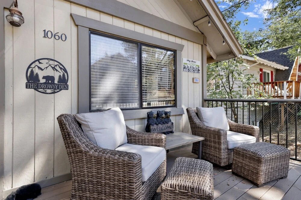 2102- The Drowsy Den 2 Bedroom Home by Redawning