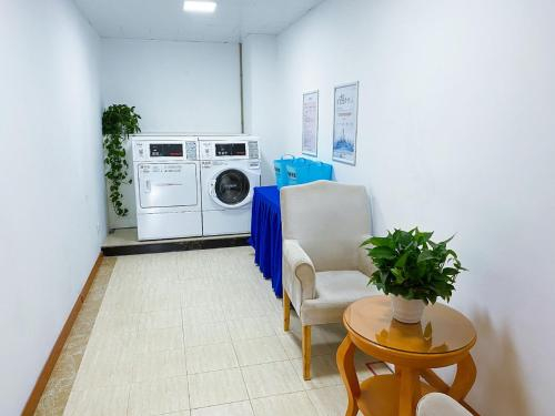 Vienna Hotel Shenzhen Longgang Ainan Road