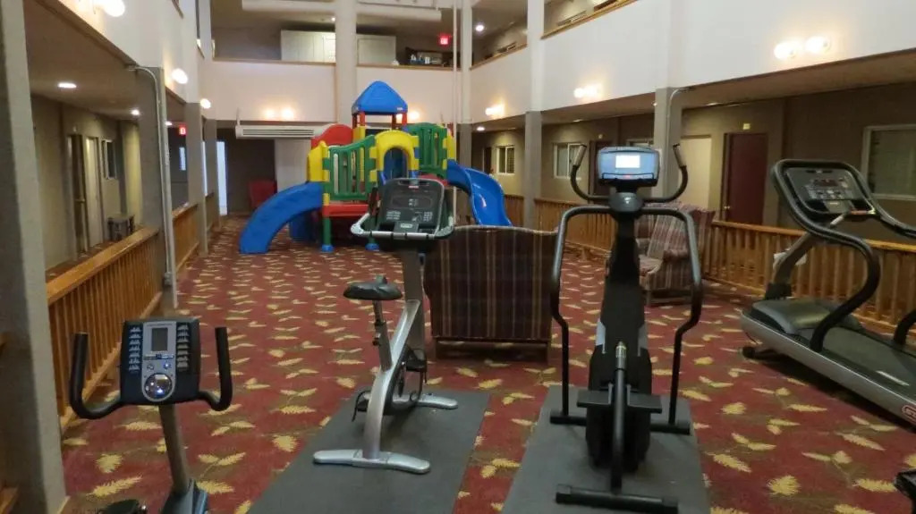 Snowshoe 2BR Ski-InSki-Out Steps to Ballhooter Lift Mountain Lodge Condo