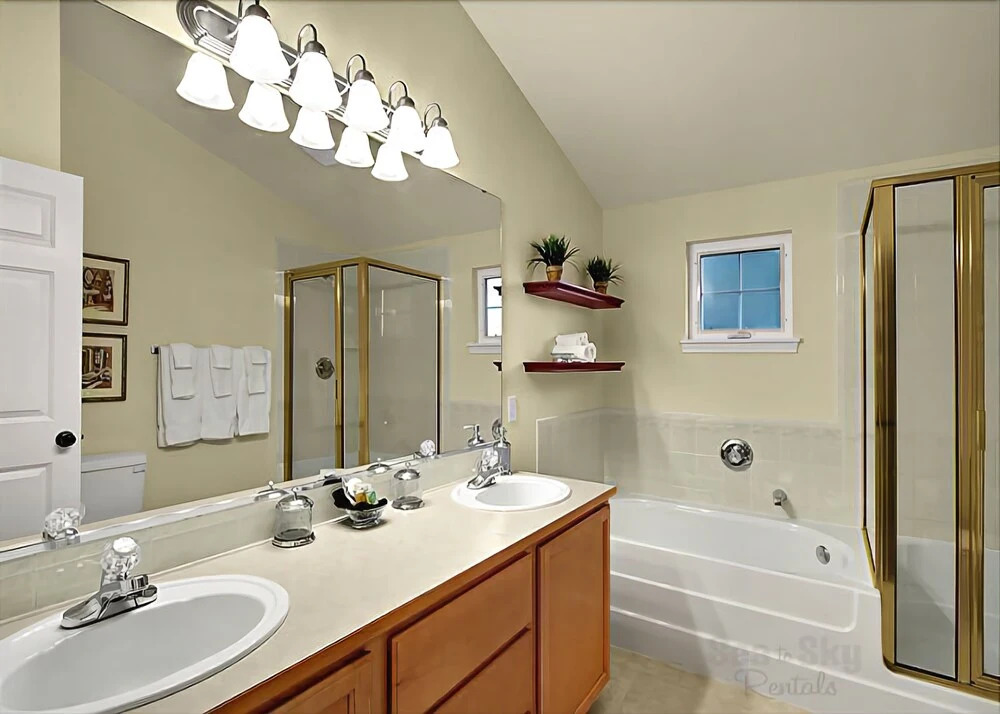 Ballard Northwesterner - Three Bedroom Townhome with Balcony