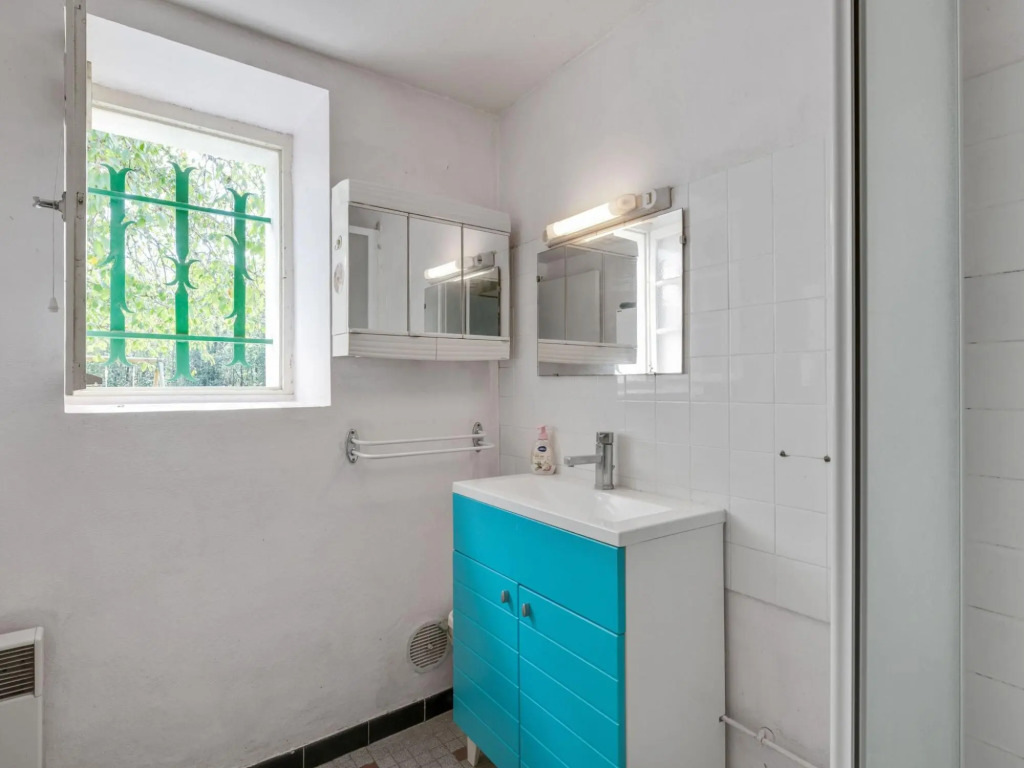 Luxurious Holiday Home in Cendrieux with Garden House