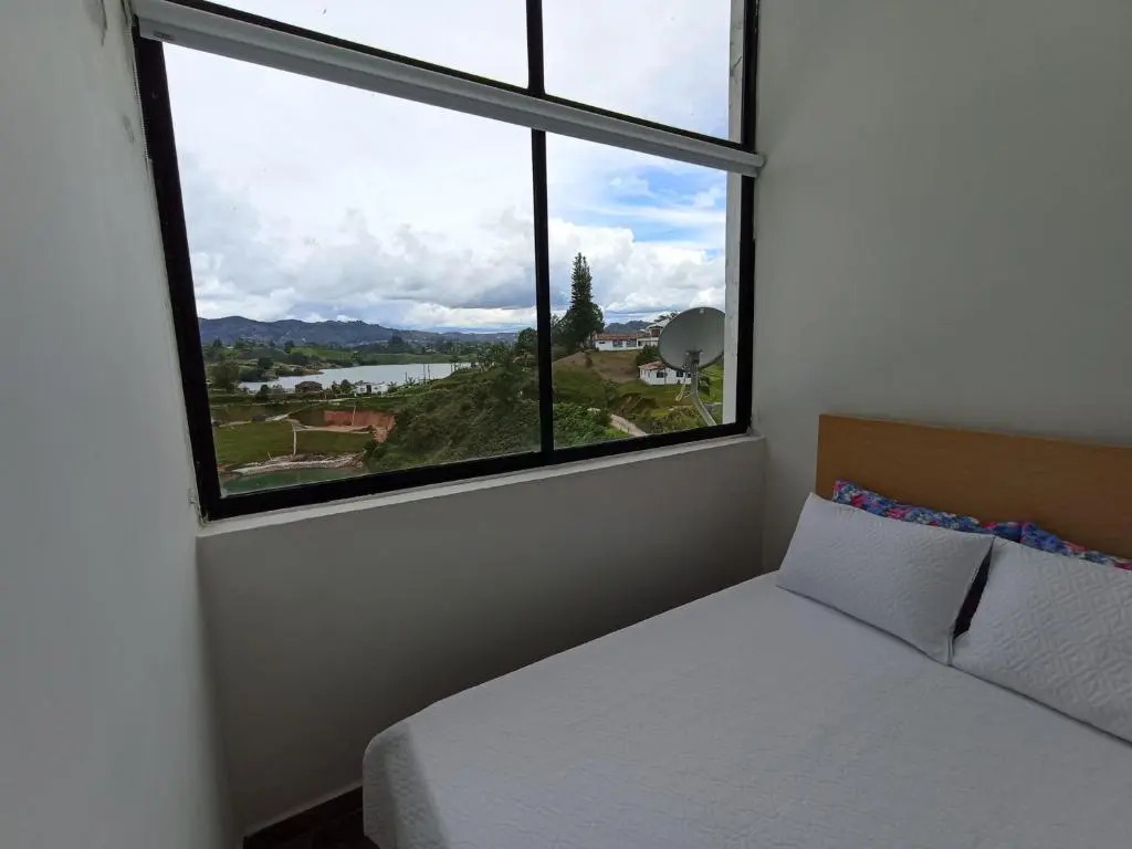 Paradise Lake Hotel