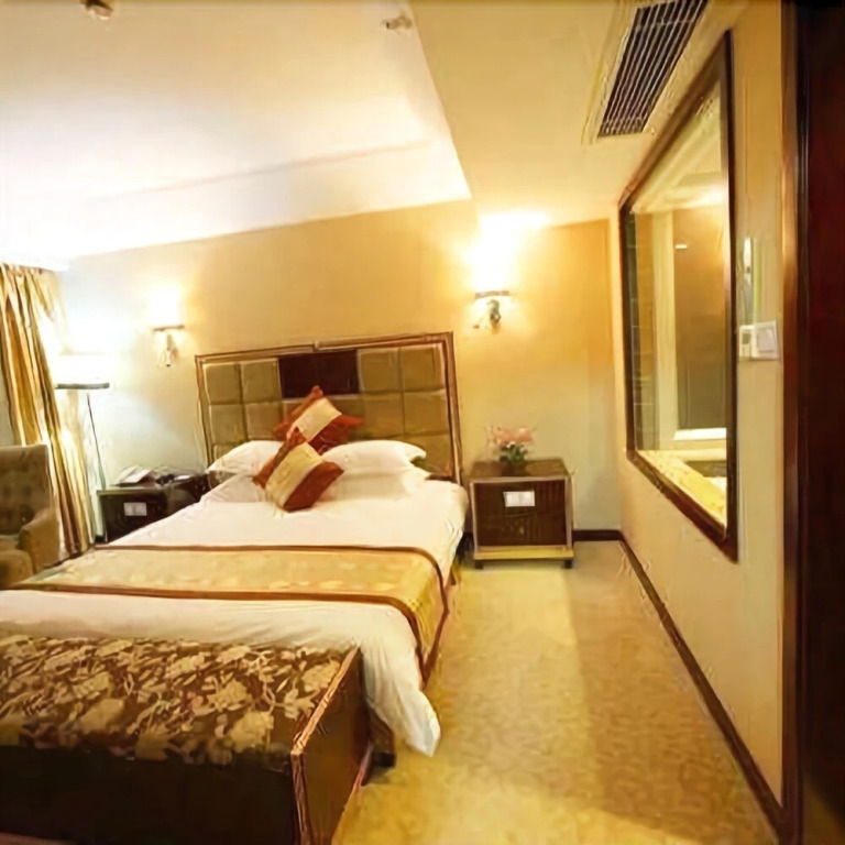 Jiangdu Paramount Hotel