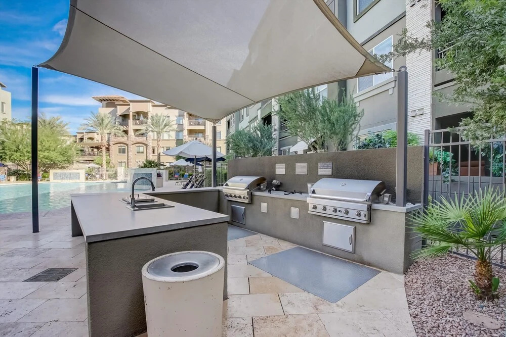 FRONTDESK Montreux Apts Northeast Phoenix