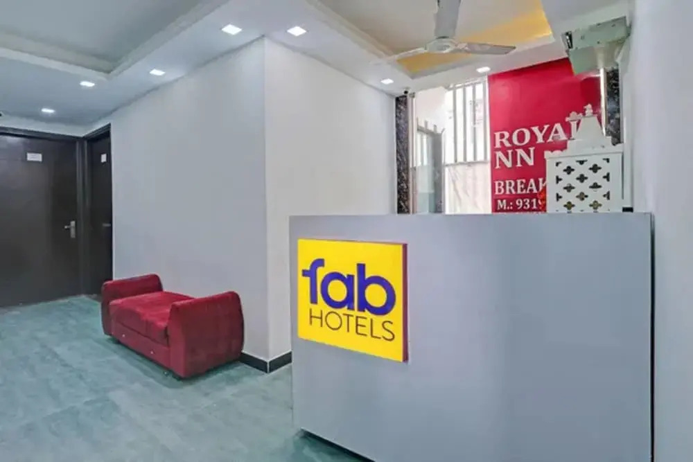 Fabhotel The Royal Inn I