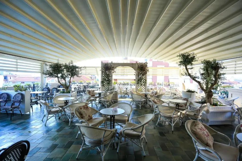 Hotel Monarch