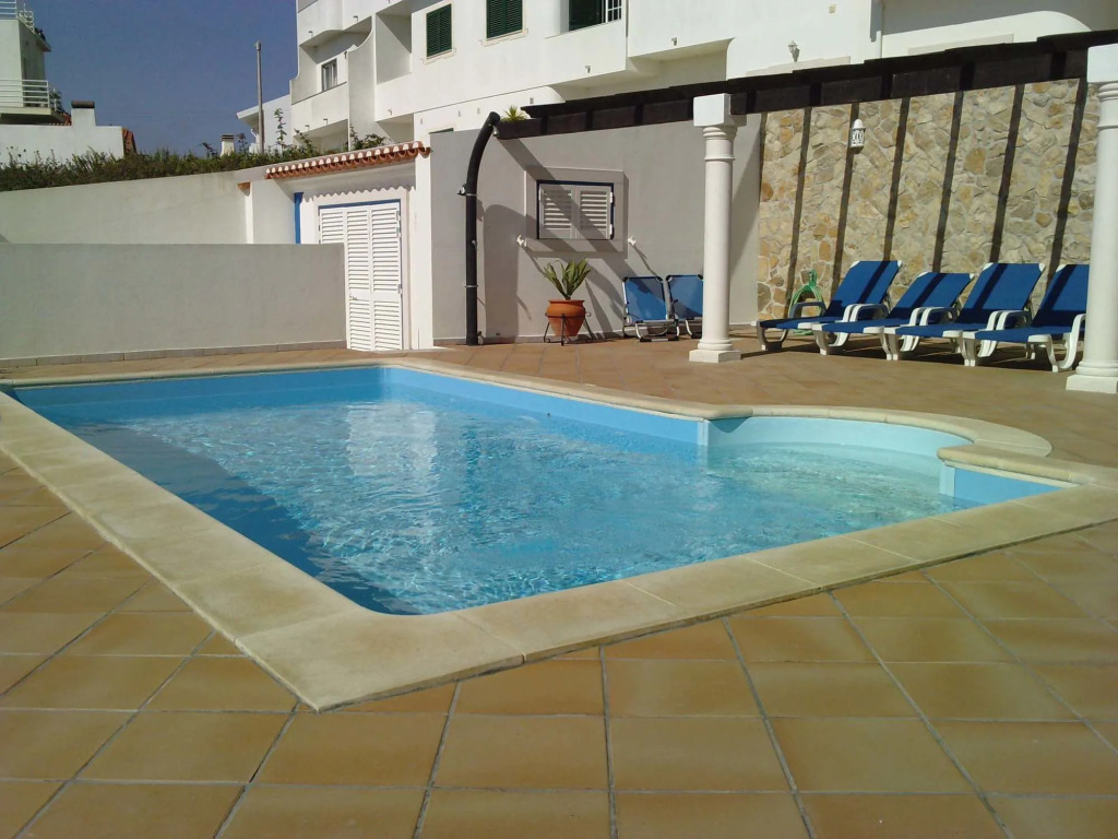 Ericeira Chill Hill Hostel & Private Rooms - Sea Food