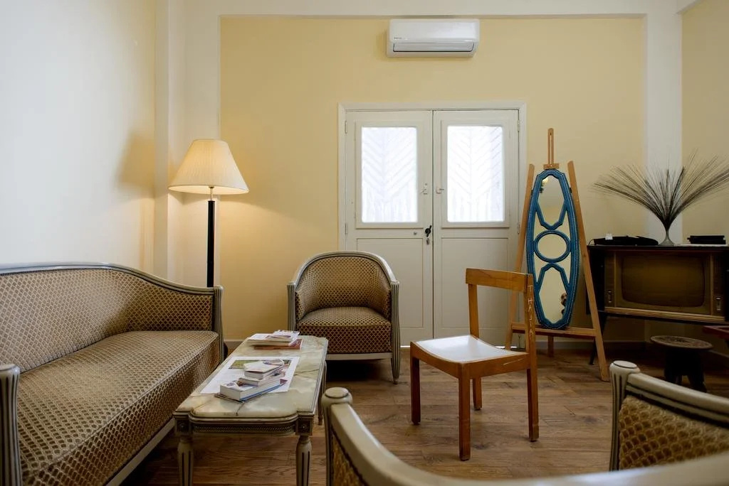 The Grand Meshmosh Hotel