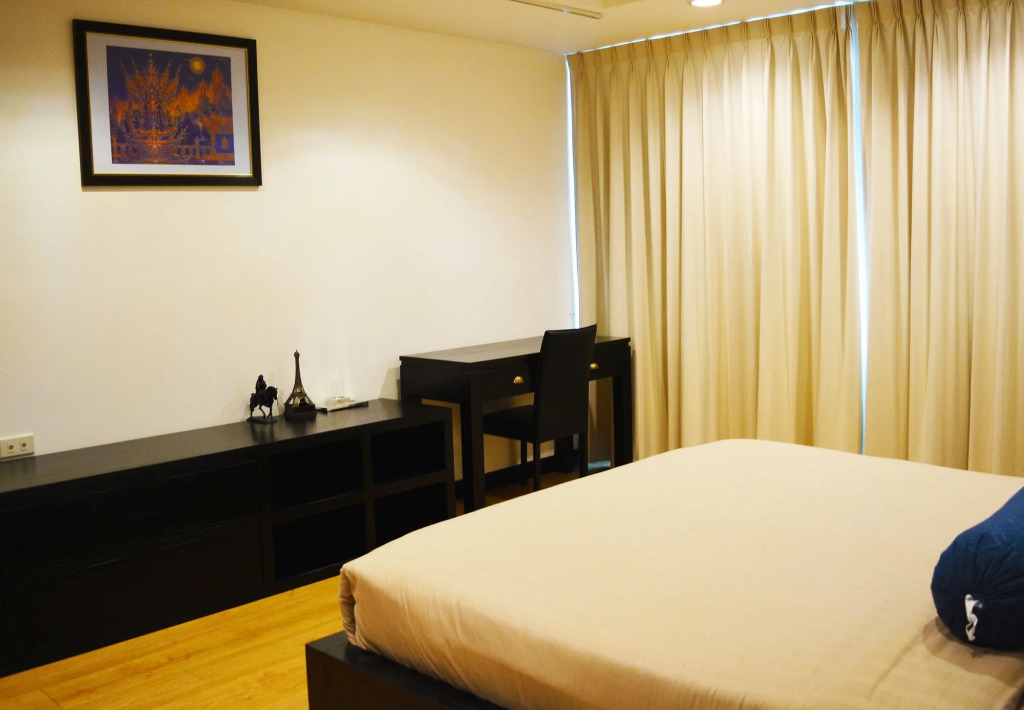 Serena Sathorn Suites
