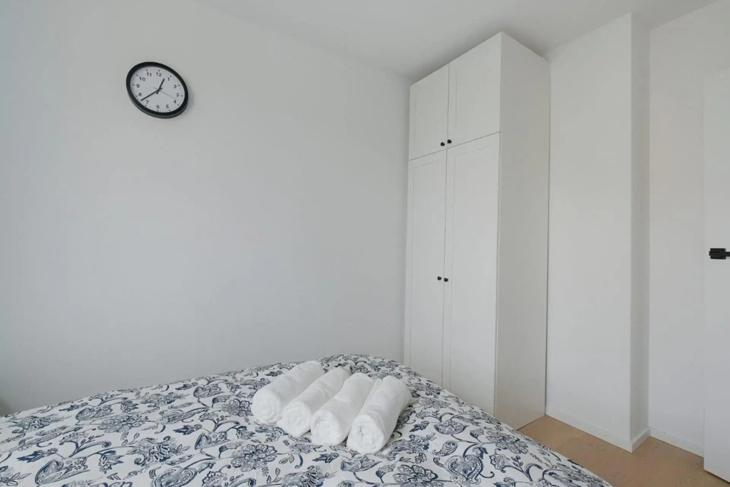 Luxurious 3br Apt Center