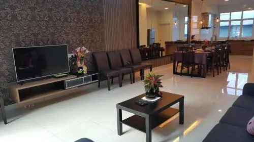 Shamrock Villas Corner OR Seaview OR Standard