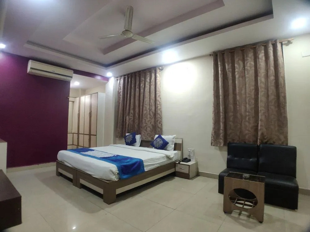 Hotel Purple Orchid