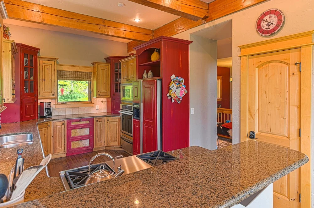 1361 County Rd Home #8 5 Bedrooms 3.5 Bathrooms Home