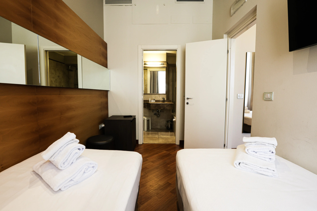 Hotel Embassy