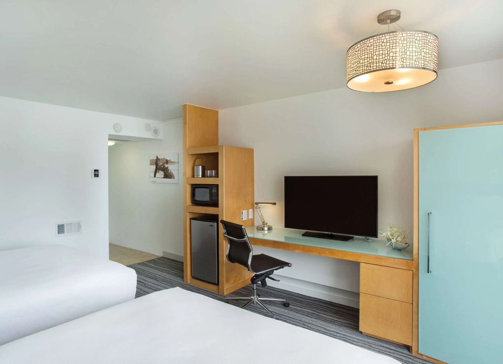 Grand Naniloa Hotel, a Doubletree by Hilton