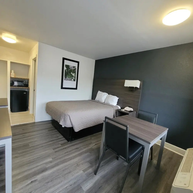 Budget Inn