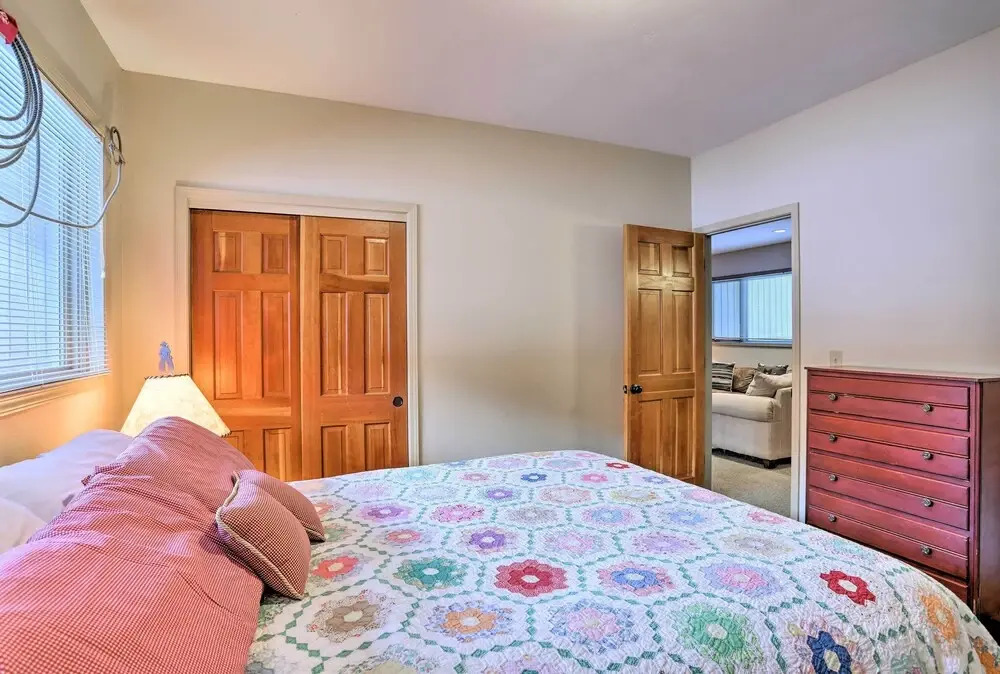 Charming Mtn Home on Golf Course ~ 4 Mi to Slopes!
