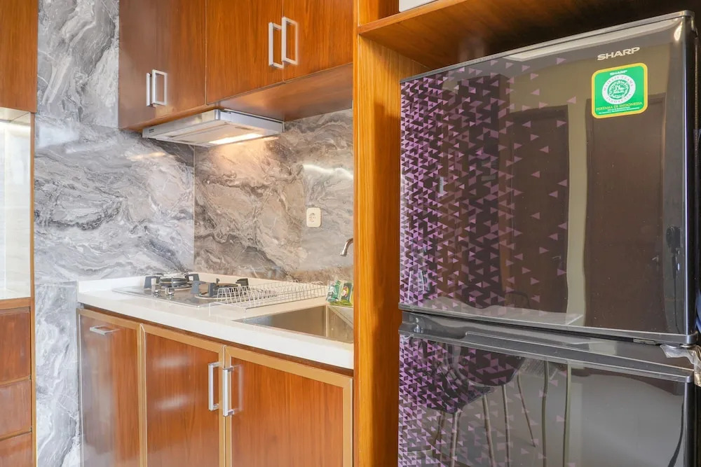 Homey And Spacious 2Br At Samara Suites Apartment