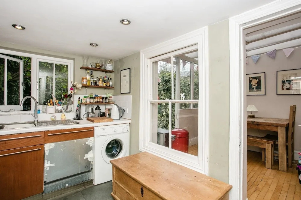 Spacious 3 Bedroom House in Clapton