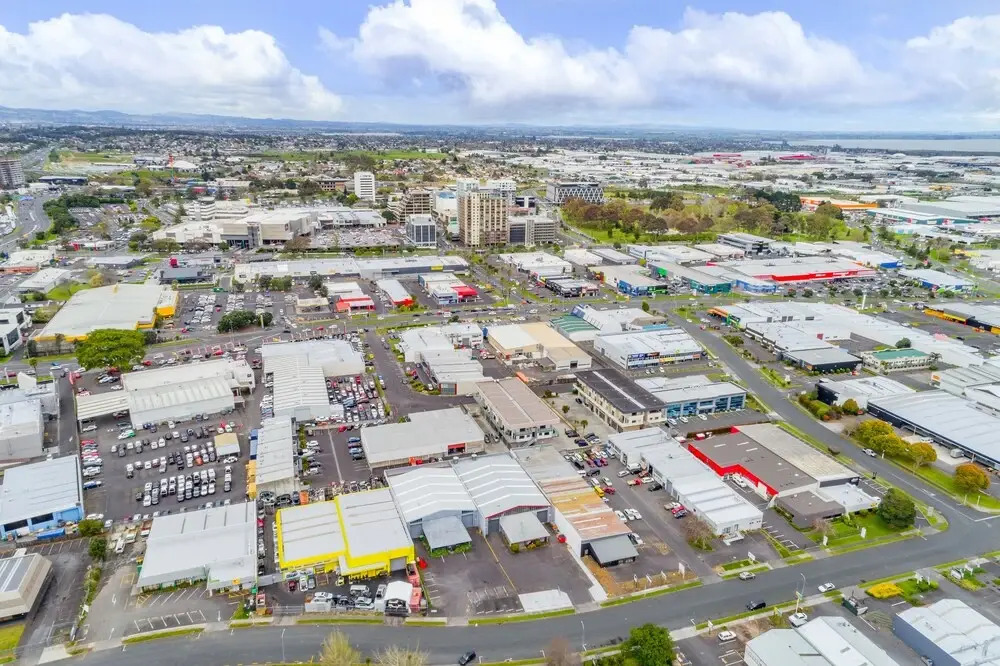 Central Manukau Escape