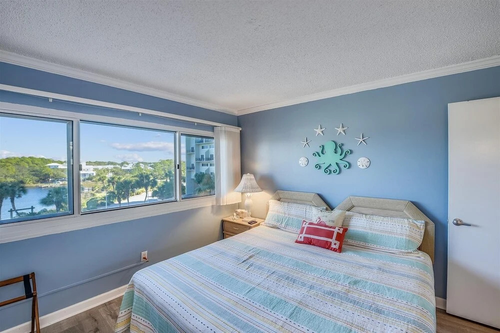 Recently Renovated 2bd, Sleeps 6 Pinnacle Port, W/ Boat Ramp 2 Bedroom Condo by RedAwning