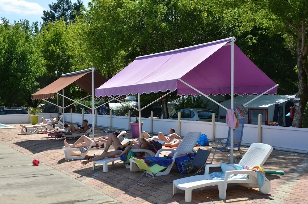 Camping Paradis le Rocher de la Granelle