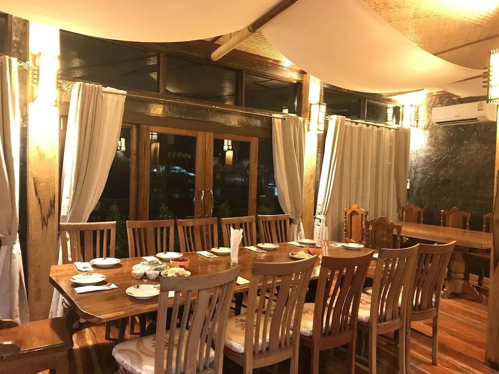 Phupha Inn Resort