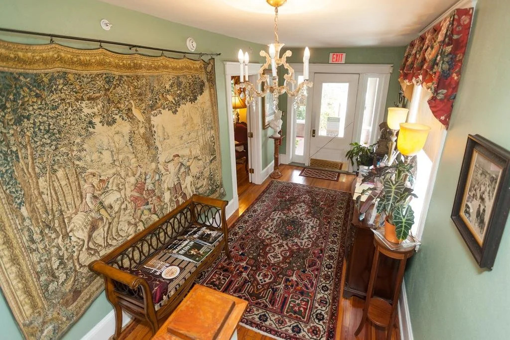 Inn on Charlotte Boutique Hotel