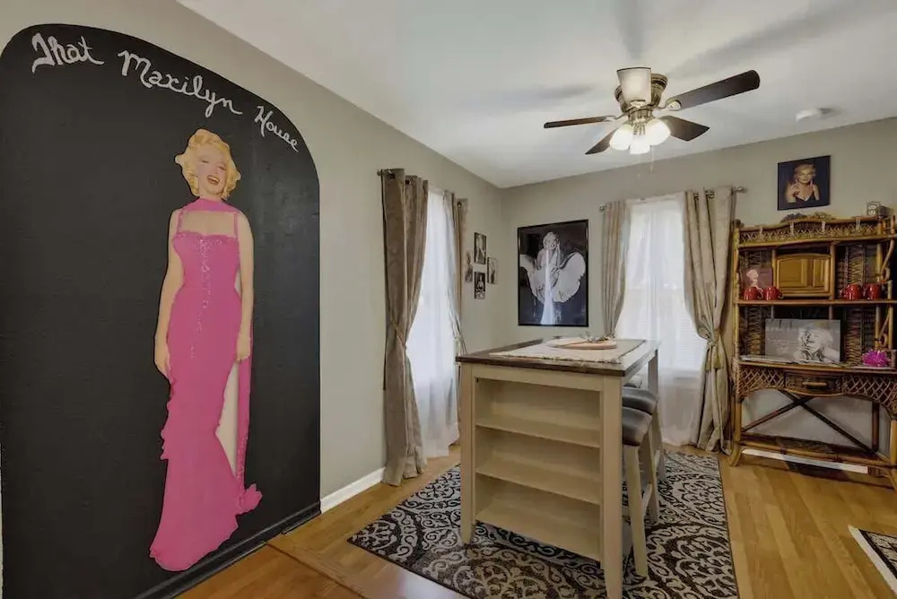 Marilyn House Iconic Charm 3 Mins to Downtown!