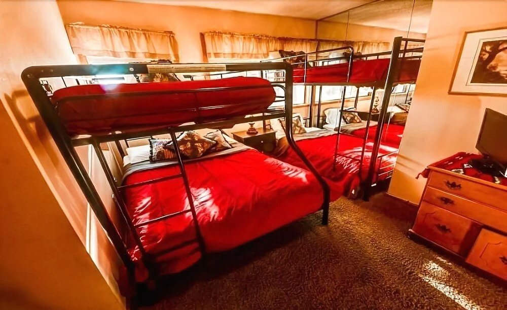 The Lifts #a-2 - 2 Bedroom Plus Loft 3 Bedrooms 3 Bathrooms Condo
